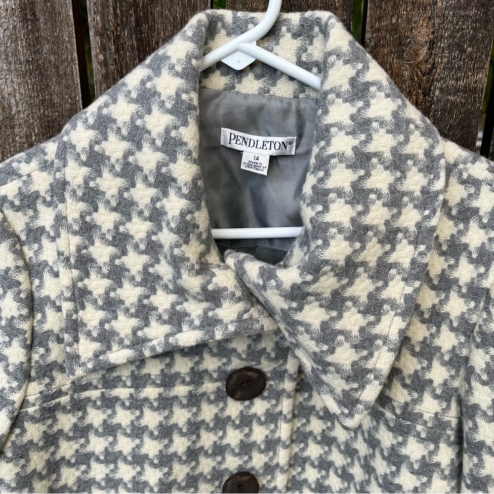 Pendleton Woman’s Houndstooth Virgin & Lambs Wool… - image 7